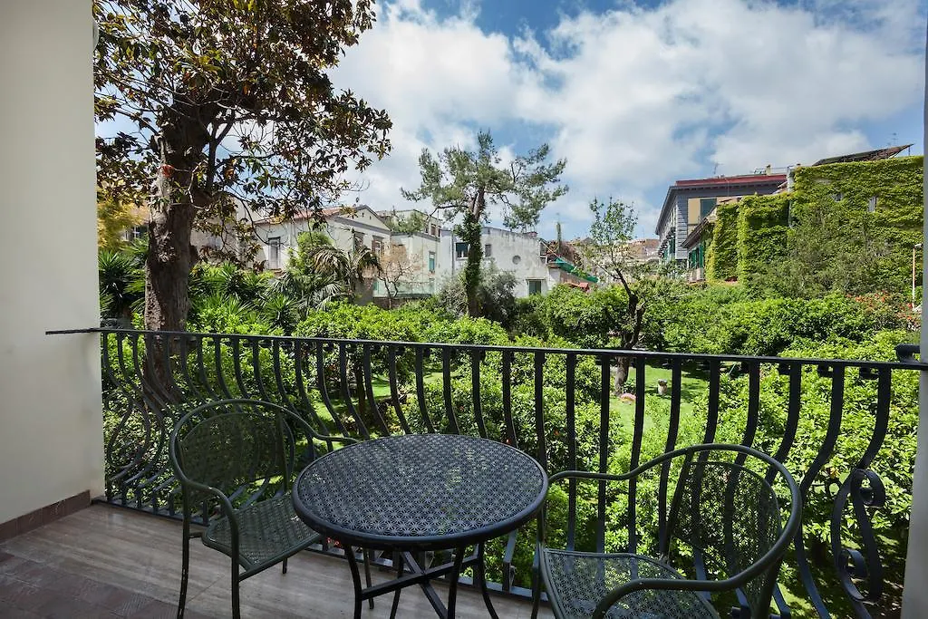 **  The Bellini House By House In Naples Bed & Breakfast Italy