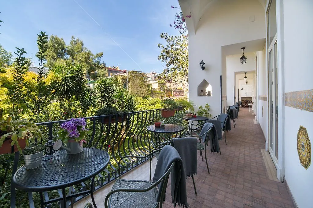 **  לינה וארוחת בוקר The Bellini House By House In נאפולי איטליה