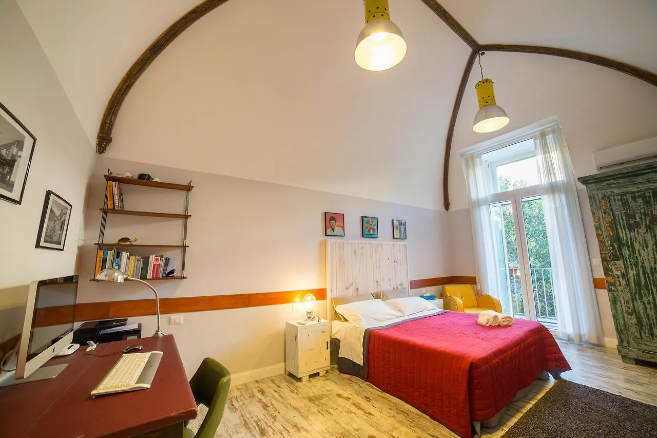 לינה וארוחת בוקר The Bellini House By House In נאפולי איטליה