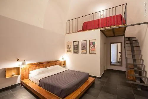 Bed and Breakfast The Bellini House By House In Napoli 2*,
